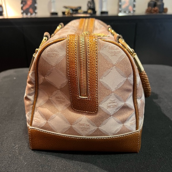 Princess Lion Boston Bag, Limited Edition - Picture 5 of 11